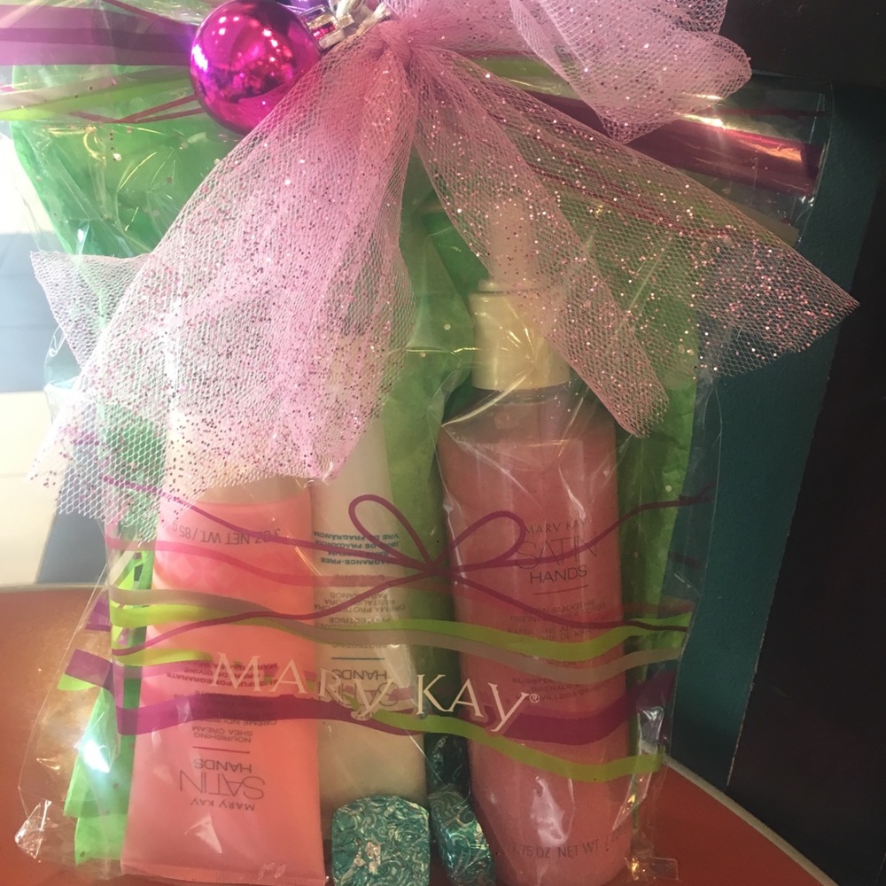 Satin Hands Set